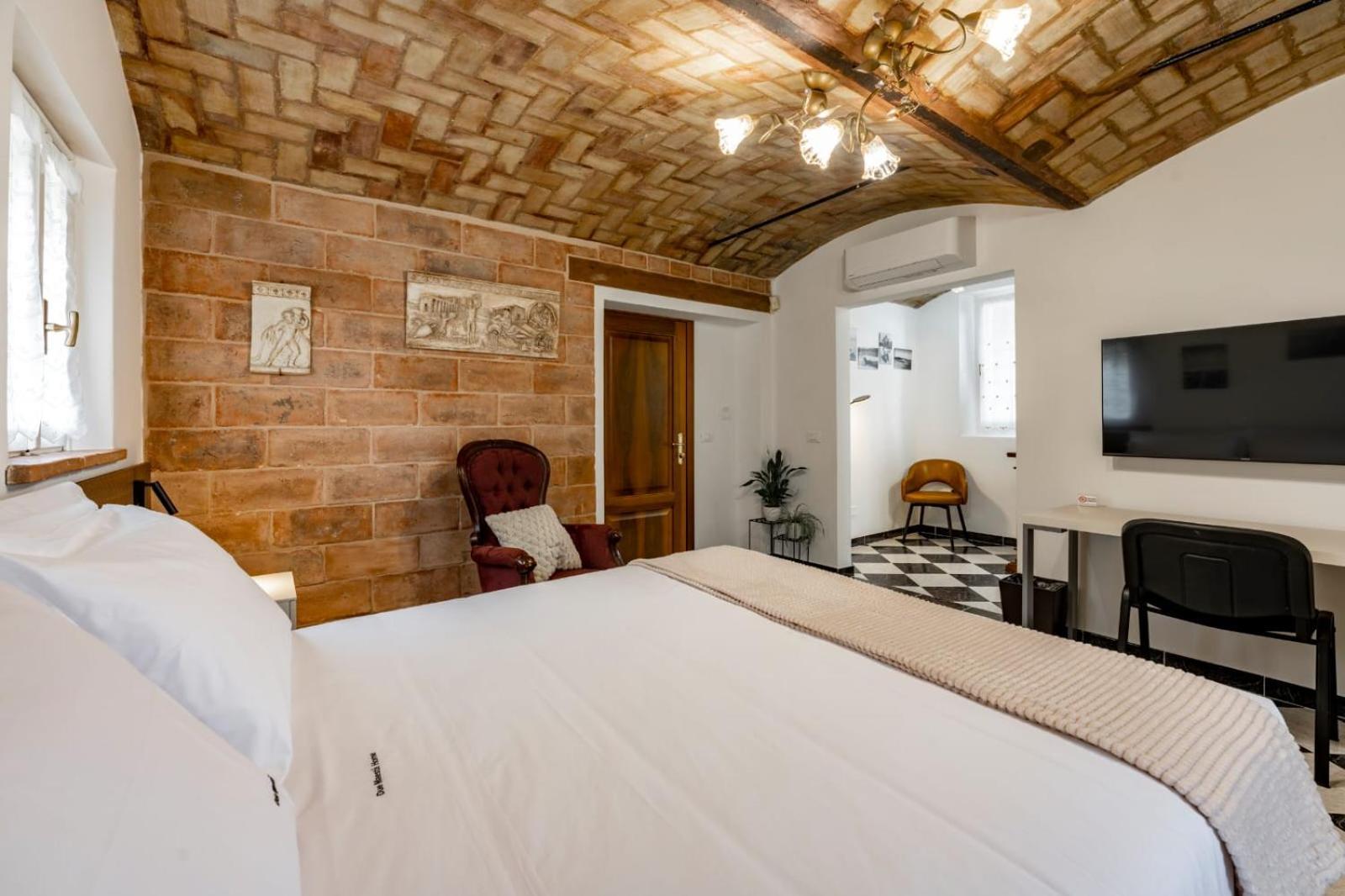 Due Maesta Home Реджо-нель-Емілія Екстер'єр фото